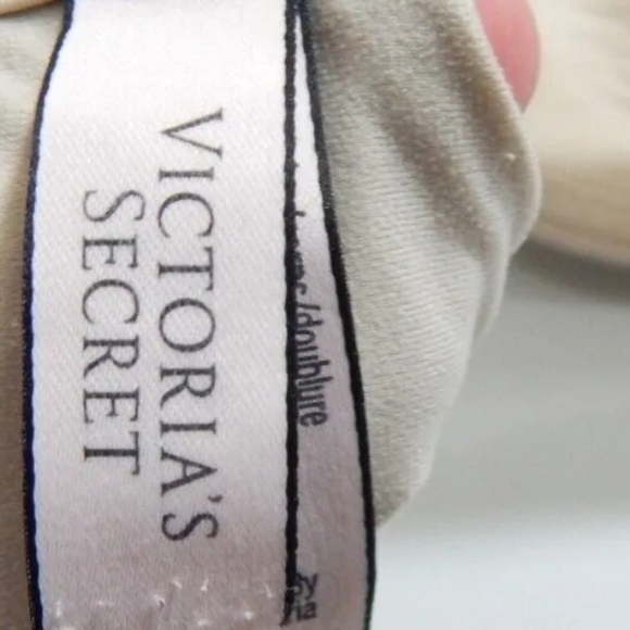 Victoria's Secret Lined Perfect Coverage Bra - Picture 4 of 4